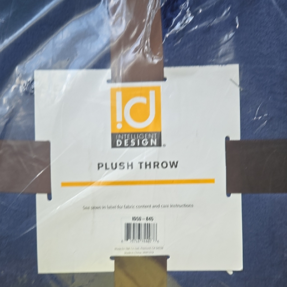 Intelligent Design Navy Microlight Ovwrsize Plush Throw 60" X 70"